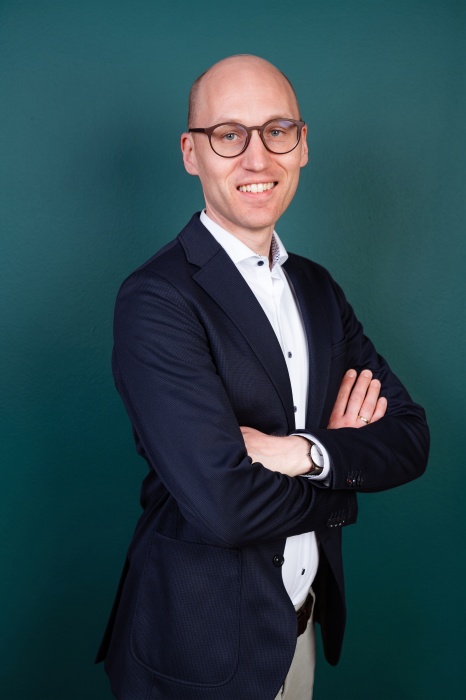 alex medium