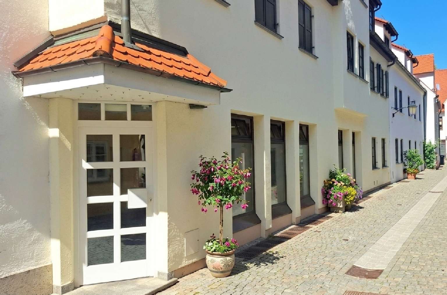 Vielseitig nutzbares Ladenlokal in der historischen Altstadt von Günzburg Ladenfassade
