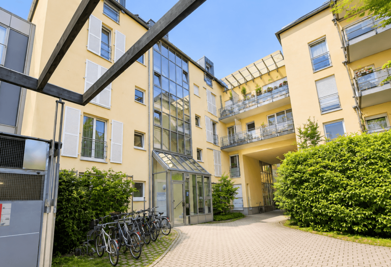 2-Zimmer-Wohnung mit TG-Stellplatz zwischen Isar und Glockenbachviertel Innenhof